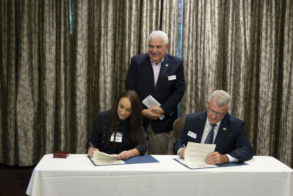 NASDVA and NASVHA presidents sign MOU at midwinter conference